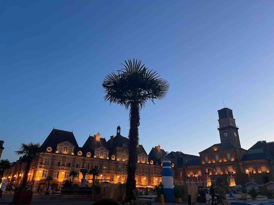 Superbe T2 A 200M De La Place Ducale Charleville-Mézières Exteriér fotografie
